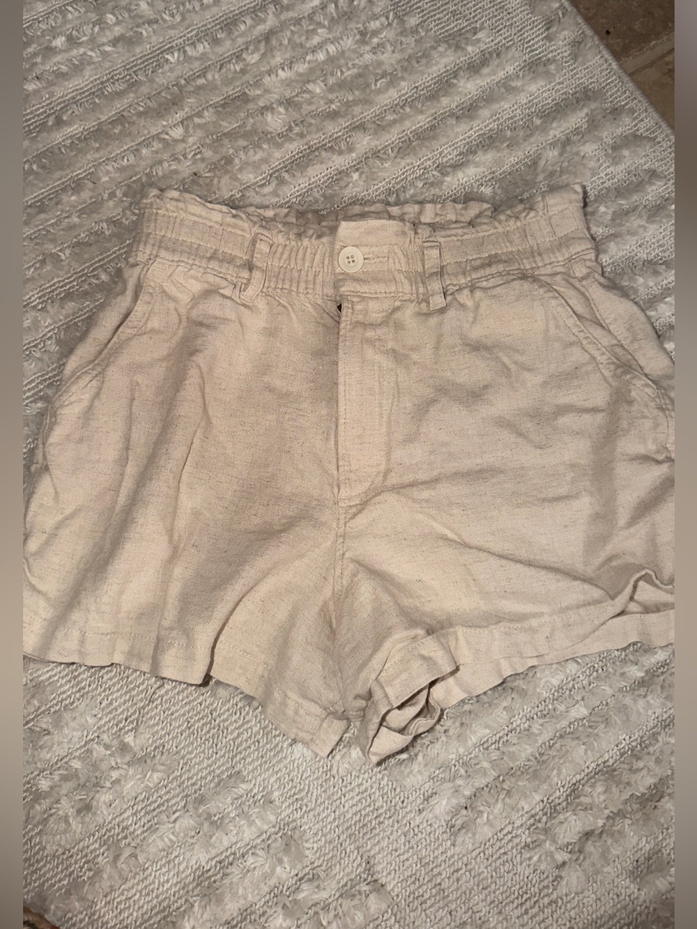Hollister Natural Beige High-Waist Linen-Blend Shorts